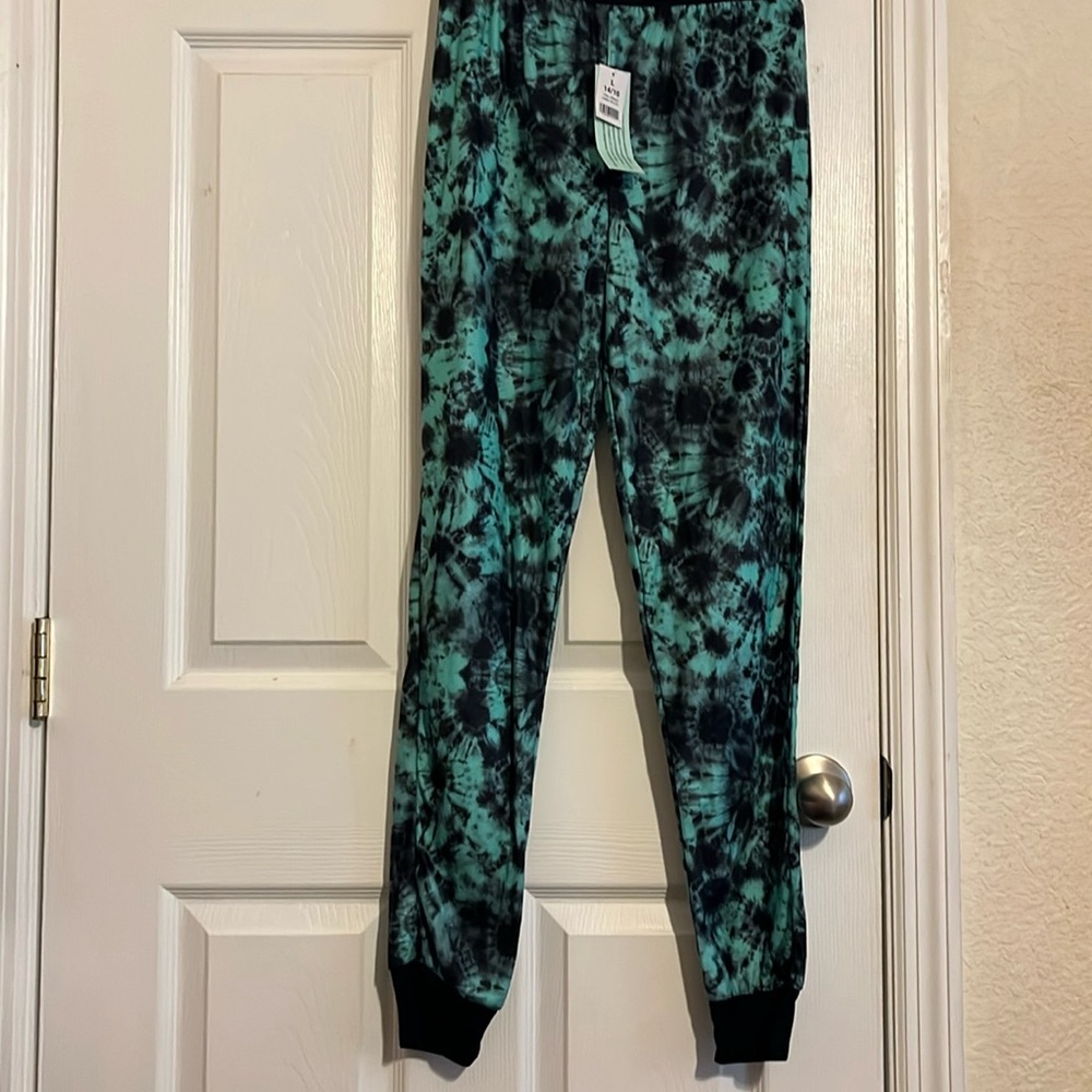 Calvin Klein size L color black and green